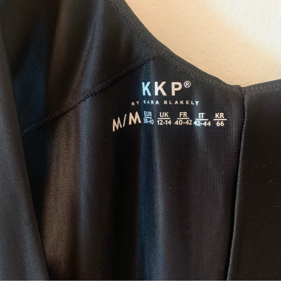 Sara Blakely KKP Shaping Smoothing Shorts Suit - Picture 9 of 9